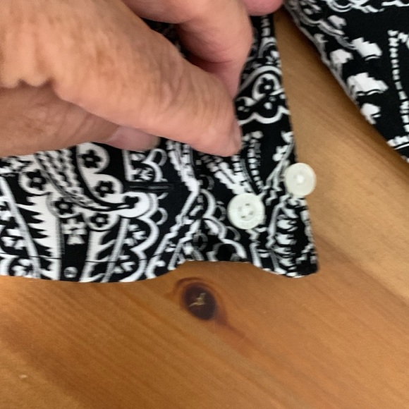 Chaps Petite NWOT Black & White, Long Sleeve, No Iron, Button Up Blouse - Picture 11 of 11